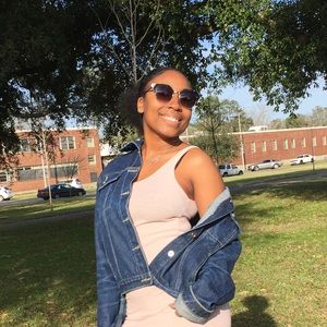 Meet your Posher, Chanelle